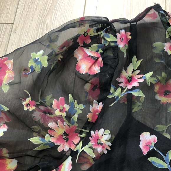 Forever 21 Floral Puff Sleeve Sheer Chiffon Top in Black Size S - Picture 7 of 9